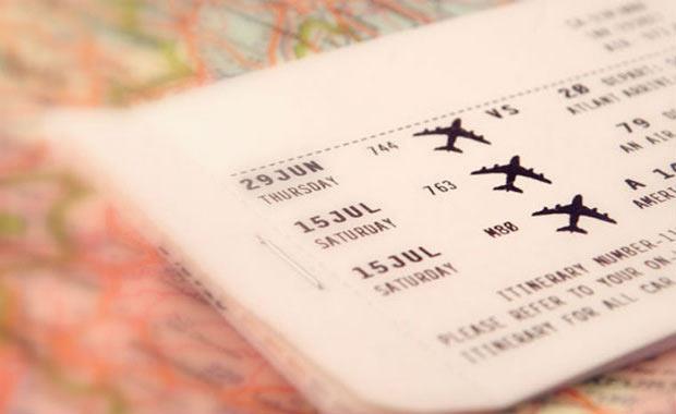 Daha uygun otel, daha uygun uak bileti<br>  Yazn uak biletleri ve oteller resmen ate pahasyken, kn bunun tam tersi yaanyor. Aln size kn tatile gitmenin en baba sebeplerinden biri. Havayolu irketleri u sralar srekli kampanyalar dzenliyor, promosyon biletler ortaya atyor. ok czi bir fiyata alacanz bir uak bileti ile olduka uygun bir k tatili yapabiliyorsunuz. Oteller ise sadece bu mevsim tatil yapmann ayr bir keyif olduunu bilen insanlar arlyor sadece. Sezon d olduu iin ou otelde, yazn standart odann altnda bir fiyata sit odada bile konaklama imkan oluyor. Gel de deerlendirme!