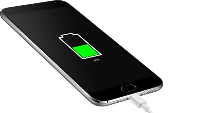 Sonrasnda Nexus 6P test edilmeye balyor. kinci testte ise Facebook olmadan telefonun batarya performansnn nasl olaca irdeleniyor. 1 hafta boyunca yaplan testte Facebook yerine alternatif olarak Metal ismi verilen uygulama kullanlyor ve telefonun yzde 20 orannda daha baarl batarya performans sunduu gzleniyor.