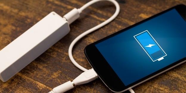 Konuyla alakal Russell Holly isimli Android blogger bir alma yapm. Tech World Zone'da yer alan bu almada test arac olarak LG G4 kullanlm. Sz konusu telefonda Facebook ve Facebook Messenger uygulamalar kaldrldktan sonra, dier mobil uygulamalarn yzde 15 daha hzl alt tespit ediliyor. 15 farkl uygulama test ediliyor ve ortalama olarak bu uygulamalar Facebook kaldrldktan sonra daha hzl alyor.