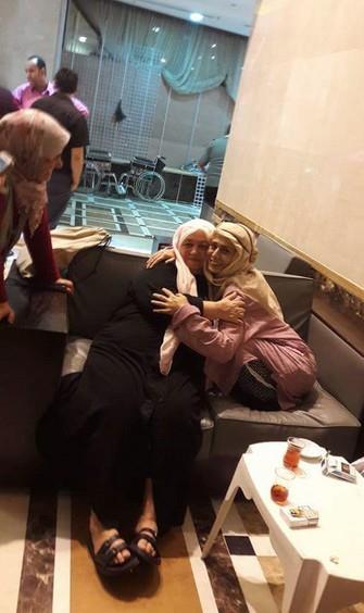 Sosyal medya hesabndan mesajlar da yaynlayan Yldz Tilbe unlar syledi:  <br>  Evet dnyann en gzel en zel ehrindeyim. Mekkedeyim ok kr. Allah isteyen herkese hepinize nasip etsin inallah. Buralar 33 derece scack her anlamda. Valla buralara genken gelmek lazm...