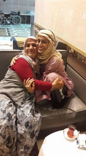 nl sanat sosyal medya hesabndan Mekke'de olduunu duyurdu. Yldz Tilbe'nin yaynlanan fotoraflar aknlk yaratt.