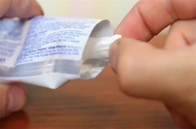 Paray karmak istediinizde ise macunun arkasn kesin ve paray dikkatlice karn.