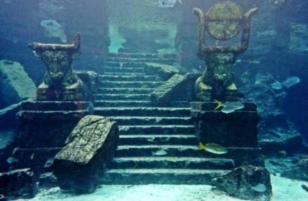 Yeryznden aniden kaybolmu ve hibir izine rastlanamam bir ehir. Heracleion antik kenti yzyllar sonra bir su alt arkeolou tarafndan kefedildi.