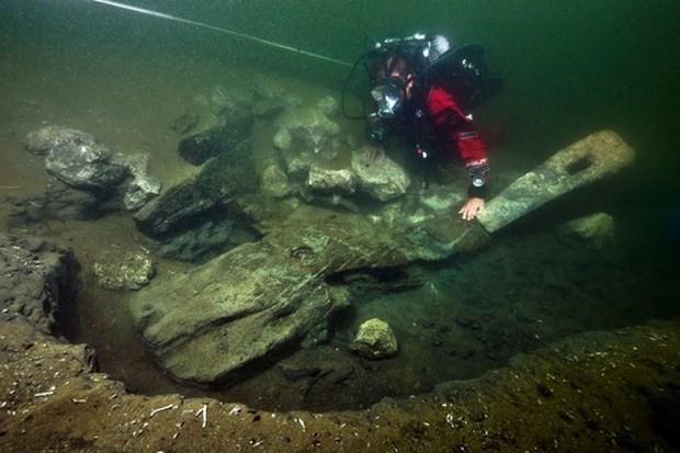Dier yandan kazlar srasnda 700 adet gemi apasnn yan sra kentlilerin ticarette kullandklarn bronz ve ta para da bulunduu ifade edildi.