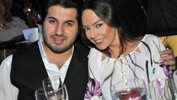 Lks tak ve ayakkab almaya da ara veren Gnde, nceden zel uayla konsere giderken imdilerde tarifeli uak kullanmaya balad. Lks eyalarla denmi Kanlca'daki yalsn brakan nl arkc, Kemerburgaz'daki mtevaz evinde yaamn srdrecek.