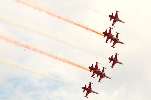 slam dnyasnda yaananlarn znt verdiini kaydeden Uur Ilak, ''Yaplan bu zulmlere sessiz kalnmamaldr. Suriye'de kimyasal gaz kullanlmtr bunlar knyorum.'' dedi.