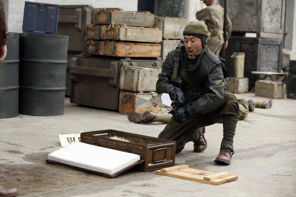 lk Yenilmez: Kaptan Amerika<br>  Jim Morita 2. Dnya Sava dneminde geen filmde 2000 ylndan itibaren retilmeye balanan bir kulaklk modeli kullanyordu.