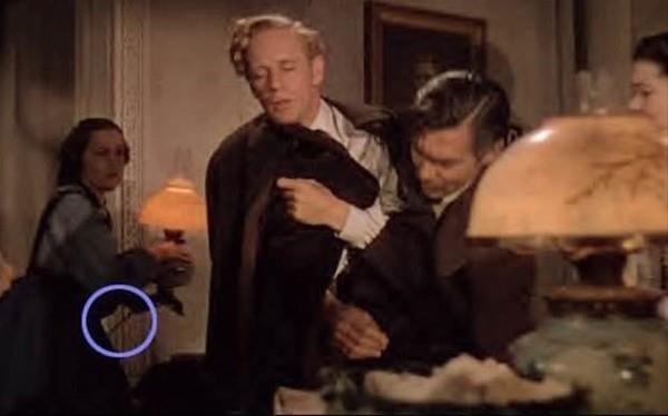 Rzgr Gibi Geti<br>    ada filmlerde olduu kadar klasiklerde de birok hataya rastlamak mmkn.