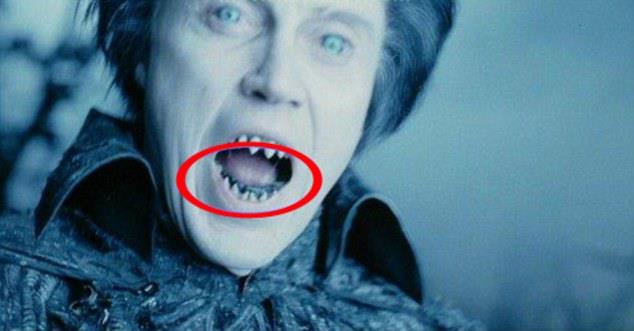 Hayalet Svari filminde Christopher Walken&#8217;n kendi dileri de grnyor...