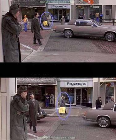 Groundhog Day<br>    lk sahnede sar paket tayan kadn arkadayla yrrken, dier sahnede tek bana yryor.