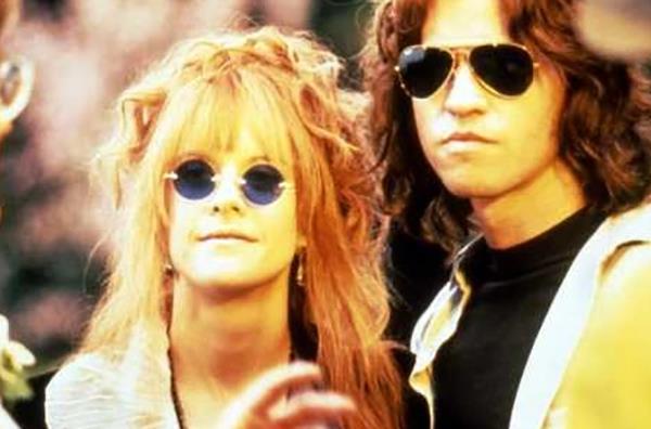 The Doors<br>  Jim Morrison'n takt Ray-Ban gzlkler o modeli Morrison'n lmnden 15 yl sonra retilmiti.