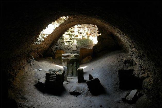 10) Cehennem Tapna, Tunus: Antik Tunuslular ocuklarn bu tapnakta tanrya kurban ettiler.