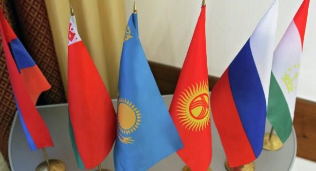 AVRUPA BRL'NDEN NE FARKI VAR?<br>    Avrupa Birlii, ye lkelerin zerinde yer alan bir hkmetler st yapyken , ibirlii iin kurulmu hkmetler aras bir yap zellii tayor.