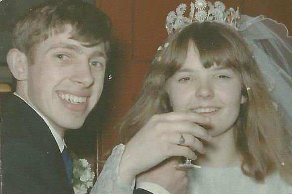 Sekiz kez baarsz evlilik geiren Sheppard&#8217;n dediine gre, ana yurdu Filipinler&#8217;den gelerek ngiltere&#8217;ye yerleen 26 yandaki kadna ilk grte vuruldu ve onun sayesinde &#8216;dnyann en mutlu adam&#8217; oldu.