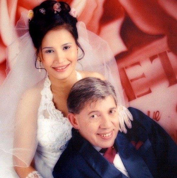 2004 ylnda sekizinci eiyle evlenen Sheppard yine benzer sylemlerde bulunarak; einin hayatn deitirdiini ve her gnlerinin balay tadnda getiini ifade etmiti.