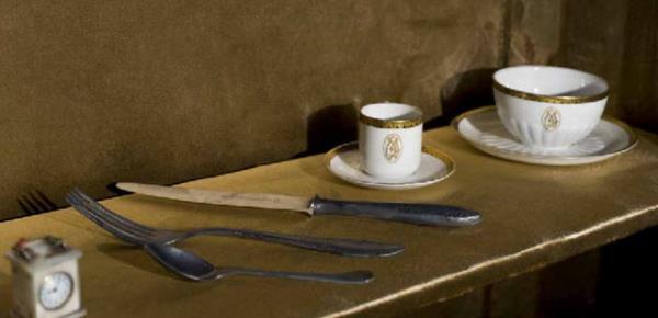 Bilirkii raporunda sz konusu ahsi eyalarn ikinci el olarak piyasa deerinin yaklak 500 TL olaca ancak Ata yadigar olmamalar nedeniyle deer biilemeyeceini bildirdi.