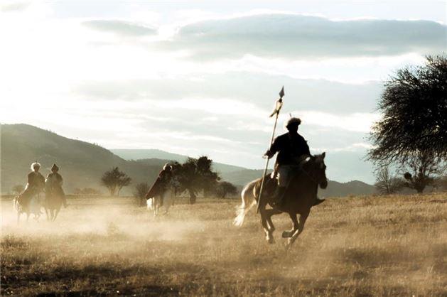Trke'nin yan sra Arapa ve ngilizce dilleriyle yaynlanacak "Men Trkmenem, Men Begem" belgeselinin ekimleri geen ay Moolistan'da balad.