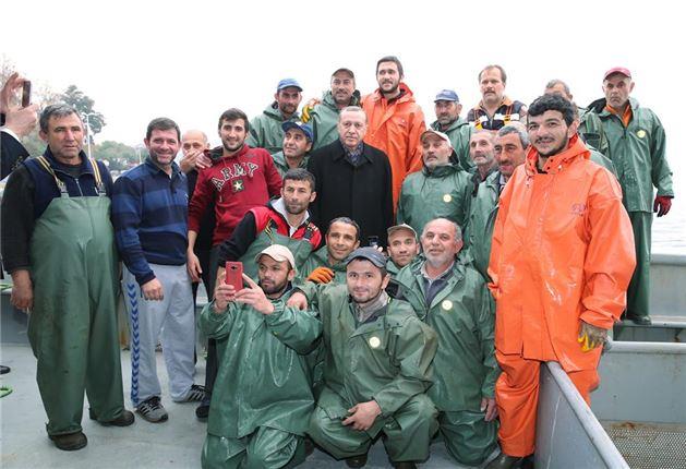 Erdoan, bir gazetecinin sorusu zerine avn iyi getiini dile getirerek, Ama onlarn kendilerine gre, 'Baz arkadalarnki ok verimliydi. Biraz az oldu ama ok daha bol olduu gnlerimiz oluyor.' dediler. ifadelerini kulland.