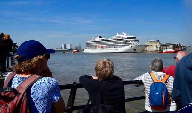 talyan, Fransz, spanyol ve svireli vatandalar Beyolu'nda younlayor.