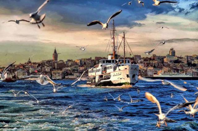 AVRUPALILAR KADIKY&#8217;DE    Kadky &#8220;stanbul&#8217;un Avrupa&#8217;s&#8221; konumunda. yle ki Moda ve Fenerbahe&#8217;de yabanc nfusun youn olarak Avrupallardan olutuunu gryoruz. Avrupallar arasnda ise Moda&#8217;da en ok ngilizler, Fenerbahe&#8217;de ise Almanlar ve Hollandallar var.