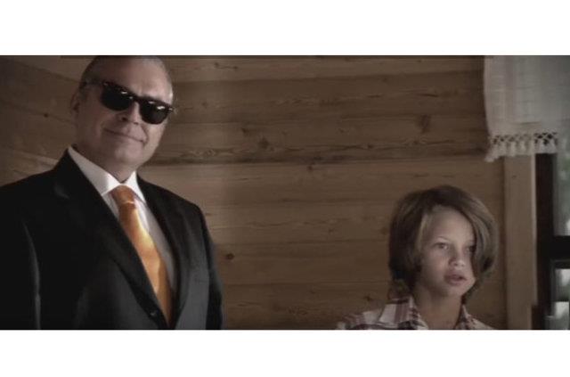 2013 ylnda Bulgaristan'da yaplan Best Model of the World yarmasnda "Best Child Model" seilerek 83 lkeden rakiplerini geride brakan Erhan Can Kartal ardndan Ezel dizisinde rol almt.