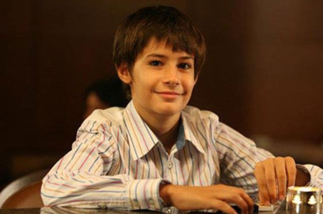 Ekranlarn ocuk oyuncusu olarak nlenen Batuhan Karacakaya, 5 ubat 1997 doumlu yani henz 18 yanda.