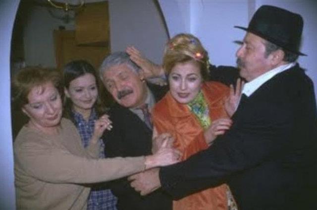 Bir dnemin efsane dizisi Bizimkiler'de Tak Tak Sedat ve Serpil'in kz Asl rolnde karmza kan Bilge Parlak'a bir de imdi bakn...