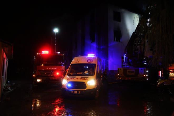 YURTTAK YANGIN NASIL IKTI?  Babakan Yardmcs Kaynak, yangnn k nedeniyle ilgili yapt aklamada, "lk verilen bilgiler, bu yangnn trafodaki elektrik kontandan kt, 'kmas muhtemel' diyorlar." deerlendirmesinde bulundu.