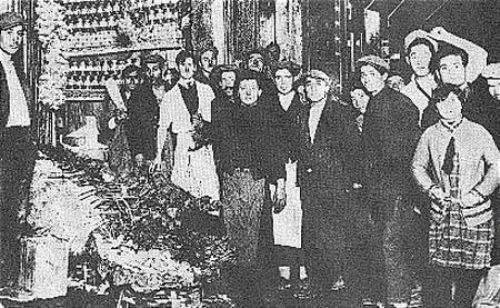 rnein, tavuk kzartmasnda, zel lapa ve peynirli pidede en ok harcanan yumurtayd. Fatih`in padiah sofrasnda yenen etler koyun, tavuk, kaz, ba, paa ve ikembeydi.