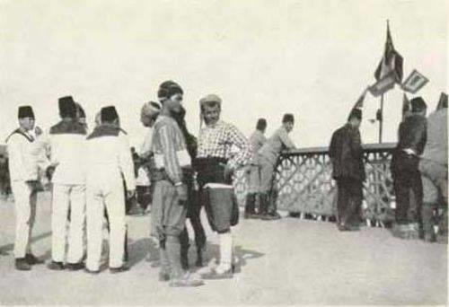 "nsan sevecei kimseyi iyi semeli, ona gre sevmeli"