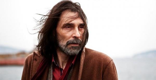 Ad Efsane dizinde Erdal Beikiolu kars lm, iki kznn velayeti de eski einin ailesinde kalm bir adam canlandryor. Rojda Demirer, onun len einin kardei yani Beikiolu'nun baldz rolnde. Gke Bahadr ise okul retmeni olan Bahar karakterini canlandracak.