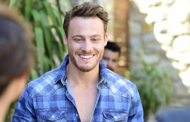 Bir yk gemisinin as Rauf Ali'yi bulmu ve onu ayn gemiyle baka lkelere yannda gtrerek bytmtr.