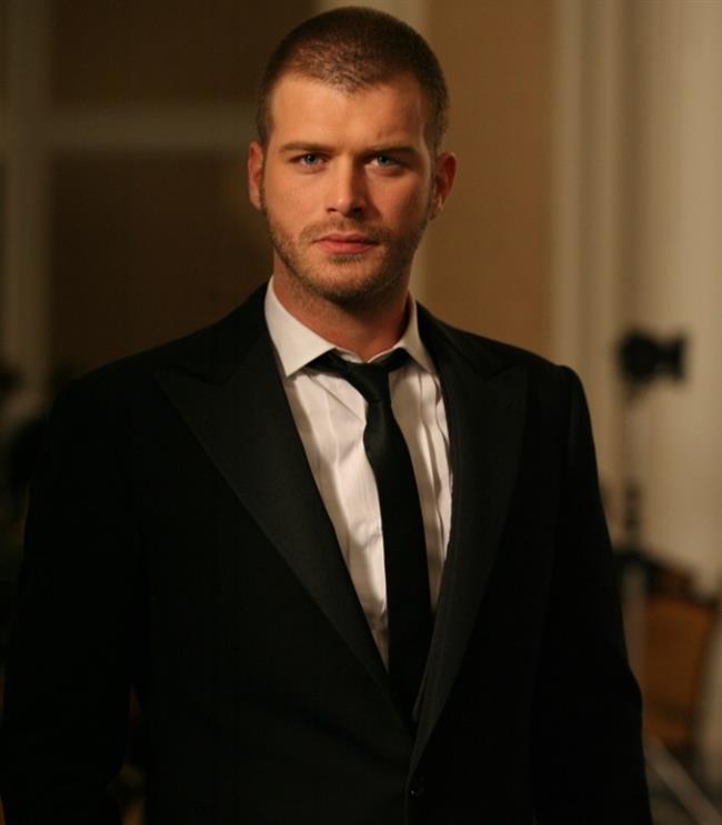 Kvan Ttaltu<br>    stanbul Kltr niversitesi'nde okumutur.