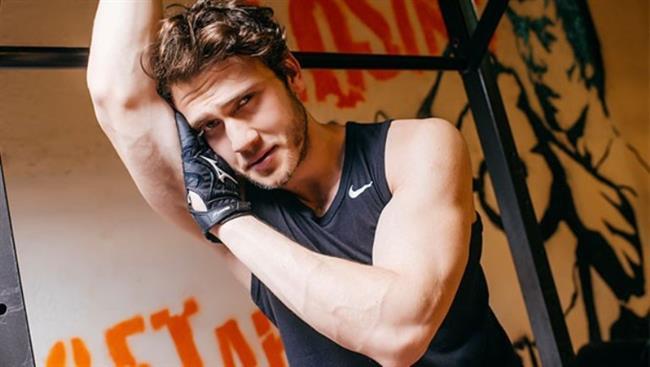 Aras Bulut ynemli<br>    stanbul Teknik niversitesi'nde Uak Mhendislii Blm'nde okumaktadr.