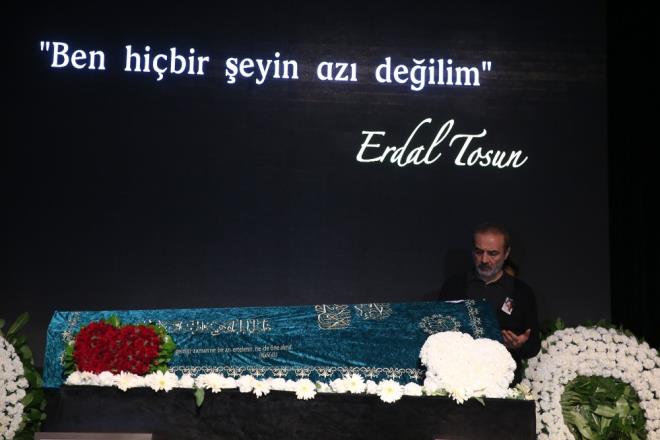 "ok inatdr ve sonunda hep hakl kar. Tosun ailesi bu lkenin en efsanevi ailesi bence. Gldrmek iin geldiler bu dnyaya..."