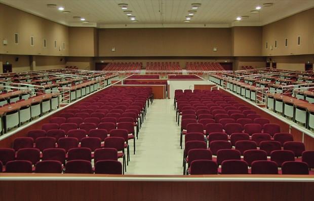 Bu kapsamda, 25'i tutuklu 29 polis hakknda stanbul 22. Ar Ceza Mahkemesinde alan davann ilk durumas 27 Aralk'ta byk salonda yaplacak.