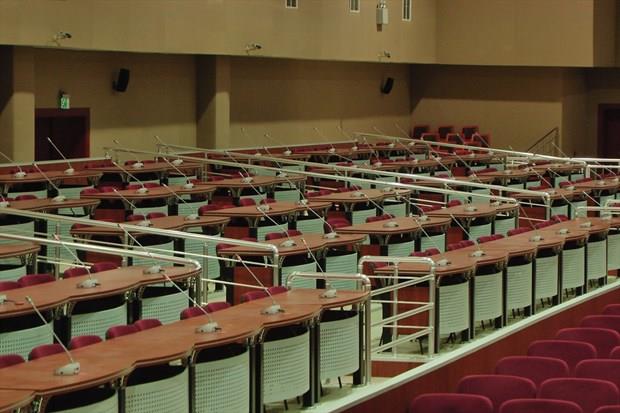 Silivri Cezaevi Kamps karsnda 2013'te Trkiye'nin en byk duruma salonu olarak yaplan 5 katl bina, 17 bin metrekarelik alanda bulunuyor. lk olarak stanbul'da KCK ile DHKP-C davalarnn grld binadaki byk salon, yaklak 2 yldr kullanlmyordu.