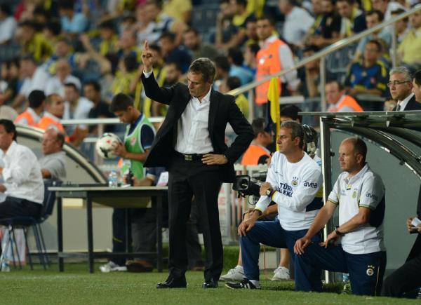 Ersun Yanal: ben bu takm batan yaratacam.. Sen bu masal git torunlarna anlat biz ocuk deiliz nne gelen ayn masal anlatyor...