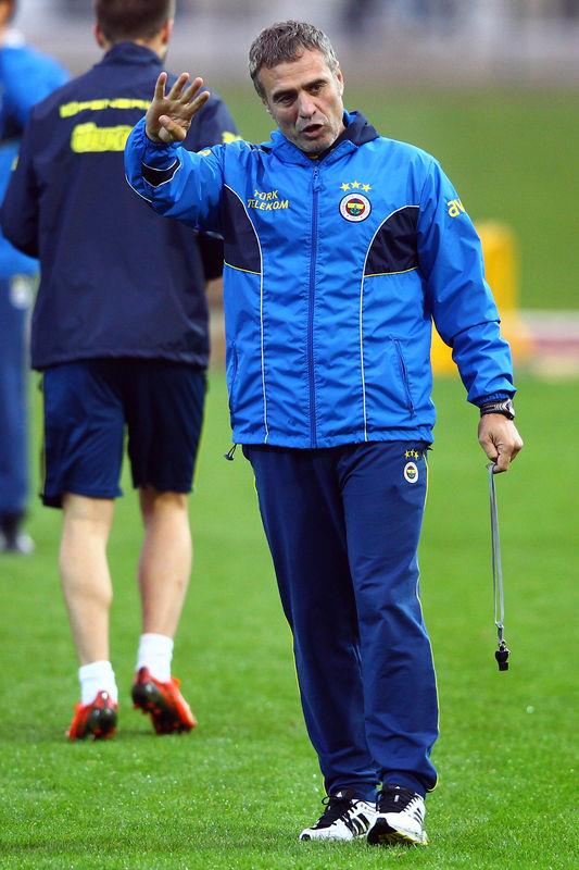 Ersun Yanal : Fenerbahe'nin her zaman Galatasaray' geecek gc vardr, bu sezon da geecek. ( hayrls be ersun )