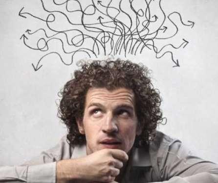 Zeki insanlarn zellikleri Sosyal ortamlarda dierlerinin vcut hareketlerini, gz krplarn veya mimiklerini inceleyerek, o kiilerin o an neler dndn tahmin etmeye alrlar.