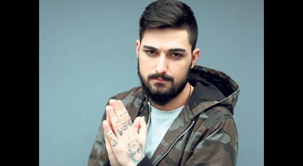 do Tatlses, Tatlses TV&#8217;de eitli grevlerde bulunmutur. 2013 ylnda DJ&#8217;lik ve Tatlses Kebap&#8217;n iletmesini yapmaya balamtr. 2014 ylnn Haziran aynda &#8220;Sonsuz Teekkrler&#8221; adl ilk teklisini karmtr. Teklisinden &#8220;Sonsuz Teekkrler&#8221; adl arksna klip ekmitir. 2014 ylnn Kasm aynda &#8220;Satr Satr&#8221; adl ikinci teklisini karmtr. Teklisinden &#8220;Satr Satr&#8221; adl arksna klip ekmitir.