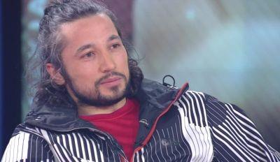 4 yln Eskiehir&#8217;de geirdi ve ailesinin Almanya&#8217;da kalmas sebebiyle geri dnd. Bu dnle birlikte futbol hayat da orada balad.