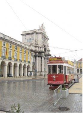 7) Portekiz   Ortalama ya: 42,3   80 ya ve zeri nfus: %5,3