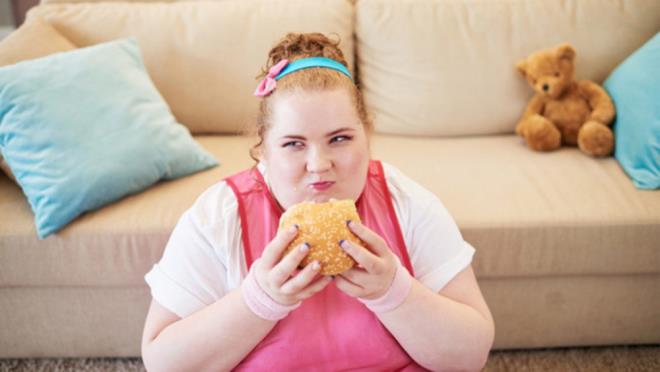 ineyin Yediinizin her lokmasn en az 30 kez inemek gerekten ok nemli! Bu, mide zsuyunuzu artracak ve bylece yiyeceklerin daha hzl paralanmasna yardmc olacak. Ayn zamanda daha fazla hava yutmanza engel olacak, bylece daha az ikinlik hissedeceksiniz.