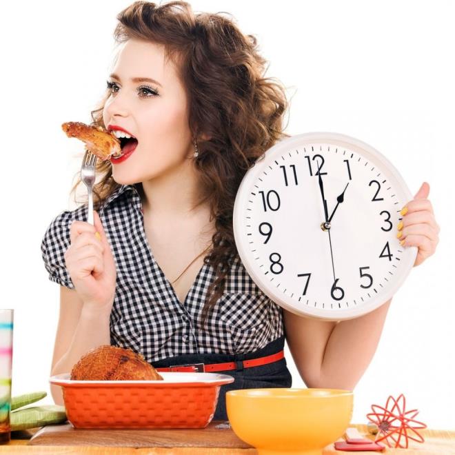 n atlamayn n atlama kalorileri azaltmak iin iyi bir fikir gibi grnyor... YANLI. Gereklemesi muhtemel olan iki ey: Bir sonraki nde ok fazla yiyeceksiniz veya metabolizmanz uyku moduna geecek ve daha az kalori yakacaksnz.