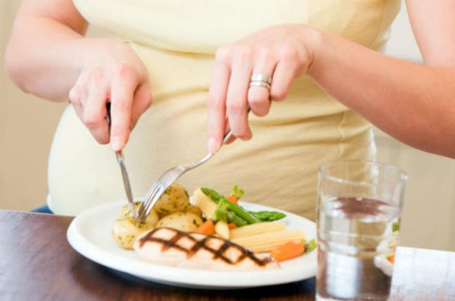 Yemeklerinizi protein etrafnda dzenleyin Protein sindirim esnasnda daha ok kalori yaklmasna neden olur ki bu da kilo kaybnz destekleyecektir. Dukan Diyeti ve Weight Watchers (bir zayflama dernei) gibi diyetler bunu baz alrlar.