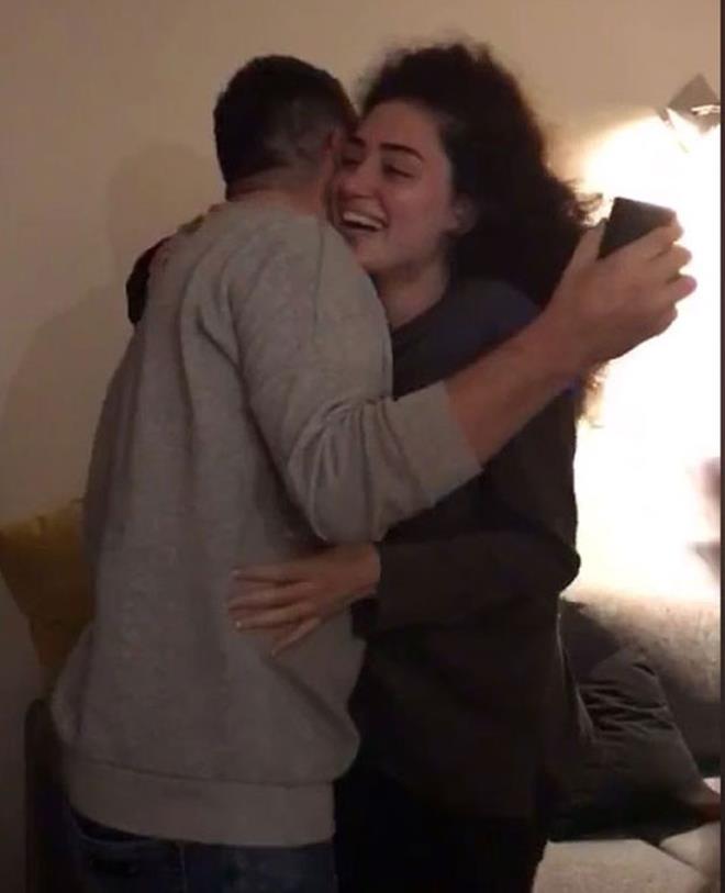 Levent Drter evinde yakn arkadalarn toplayarak bir parti verdi. Partide Dilan tak'n annesi Il tak ile aabeyi do Tatlses de vard.