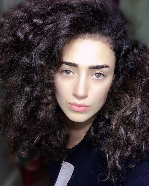 brahim Tatlses'in yllar sonra kabul ettii kz Dilan tak, kendisi gibi arkc olan 1.5 yllk sevgilisi Levent Drter'den srpriz bir evlilik teklifi aldx