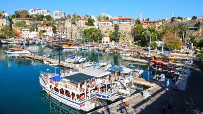 zmir, Bursa ve Antalya'dan sonra stanbul ile Ankara illerinden birinde ocuuyla birlikte ayn evde ikamet etmek.