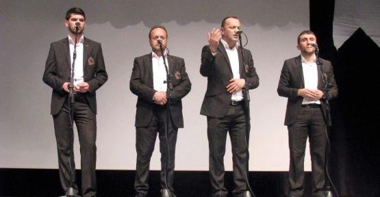 Tasavvuf mzii alannda faaliyet gsteren "Anka" ilahi grubu, 5 bin dolar bozdurarak makbuzunu getiren iftlerin dnnde cretsiz sahne alacak. Merkez Karatay ilesi Meng Sokak'taki etli ekmek frn sahibi Hikmet etiner, 500 dolar bozdurana Konya'nn yresel yiyecei etli ekmek ikram ediyor.